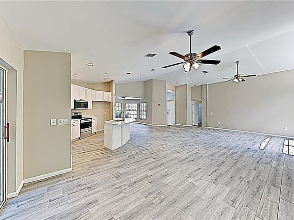 5th image of 3218 Oakpark Dr