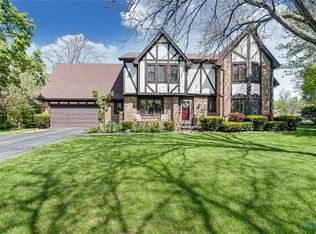 900 Sandalwood Rd E, Perrysburg, OH 43551