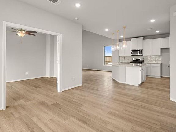 3rd image of 31865 Pecan Cottage Ln