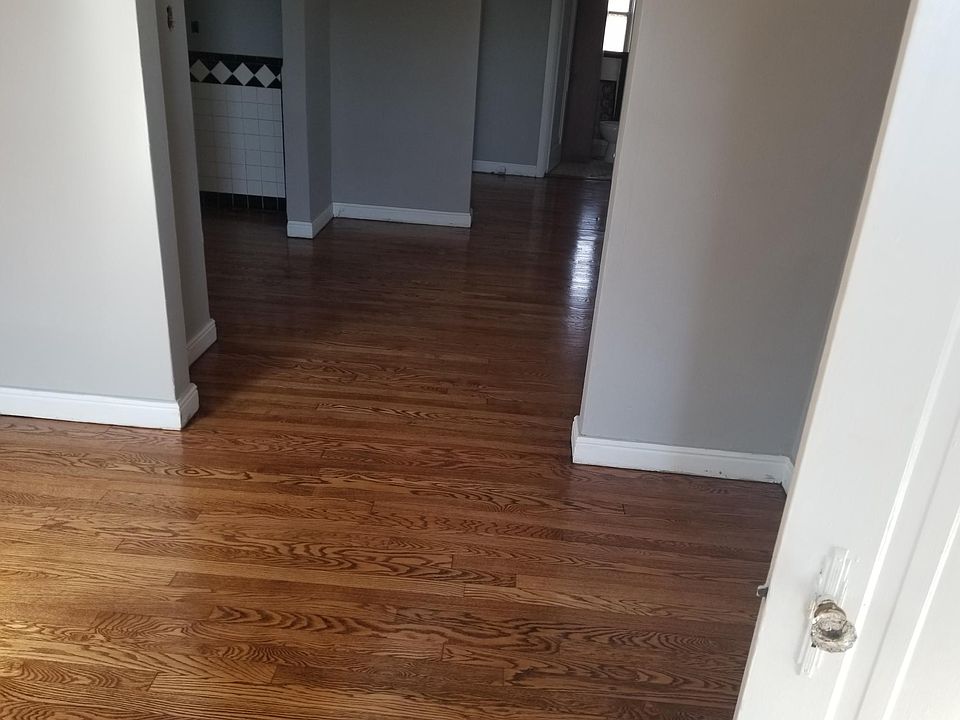 2nd image of 3807 Colonial Ave #7