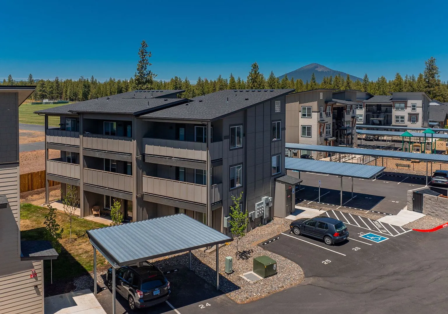 McKenzie Meadows Apartments — Photo 2