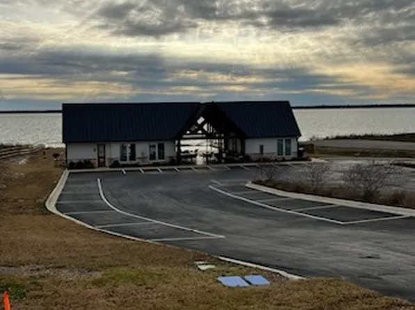 721 Clubview Dr, Seven Points, TX 75143