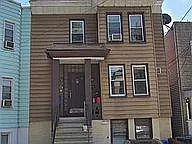 79 Lincoln St — Photo 2
