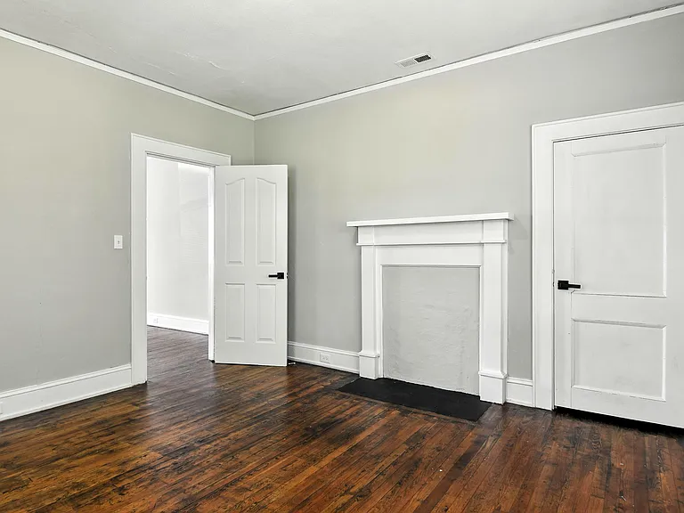610 F Ave SE — Photo 3