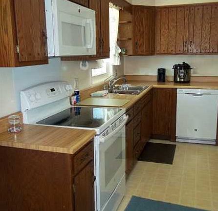 3rd image of 1142 Crestmoor Dr