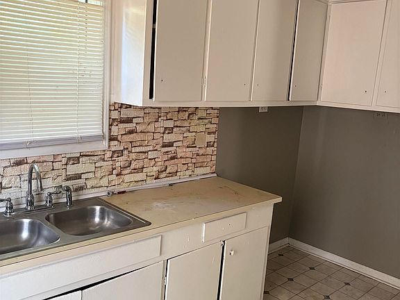 5th image of 409 Wilson St