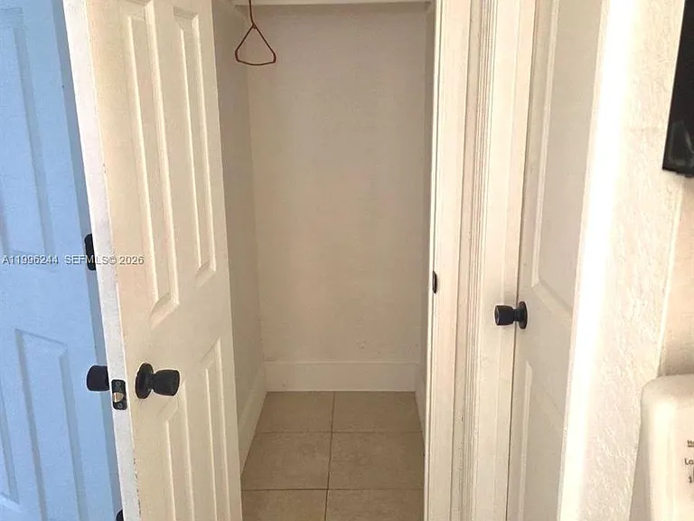 34 SW 6th Ave #4 — Photo 10