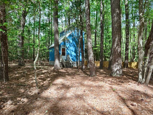 203 Parrish House Ln, Mathews, VA 23109