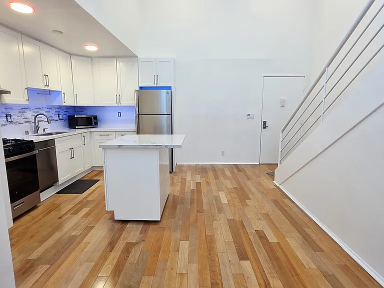 1230 N June St #217 — Photo 17