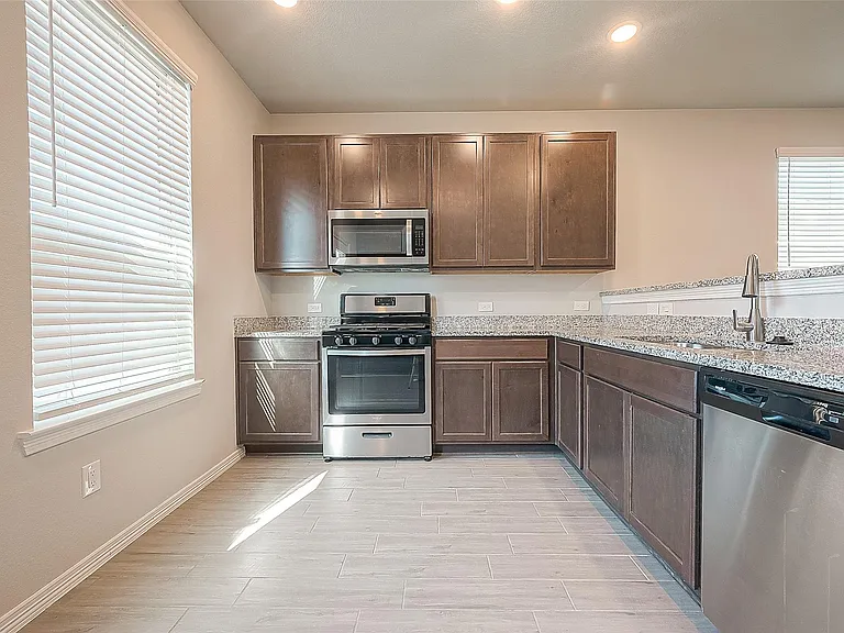 20033 Tuft Canyon Ct — Photo 13