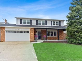 1816 W Willow Ln, Mount Prospect, IL 60056