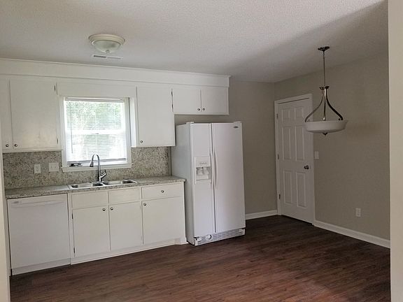 4th image of 148 Giles Dr