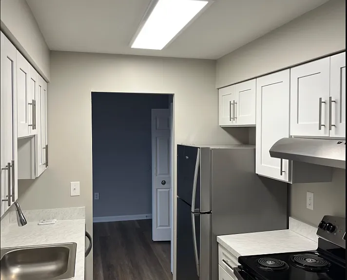 Chestnut Lake Apartments — Photo 2
