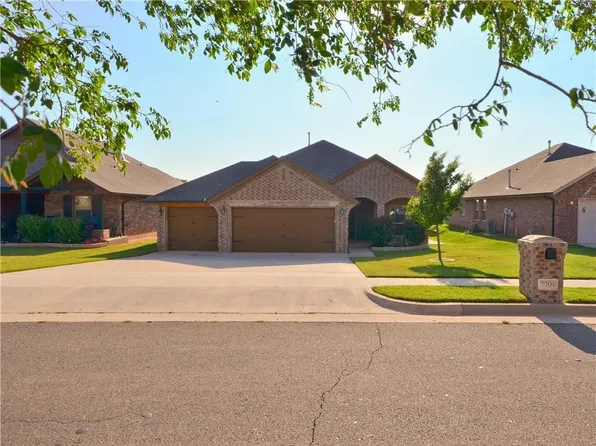 7709 Meadow Lake Dr, Yukon, OK 73099