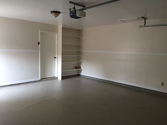 3rd image of 1627 Henderson St
