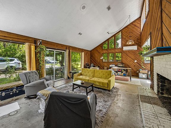 3rd image of 237 Long Dr