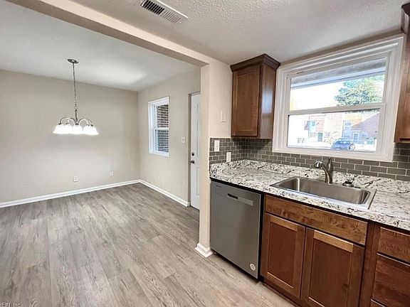 5th image of 6505 Harvey Ct