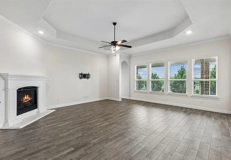 2513 Loudon St W — Photo 4