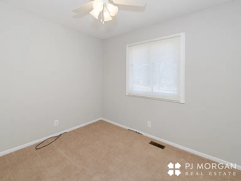 4107 N 213th Cir — Photo 9