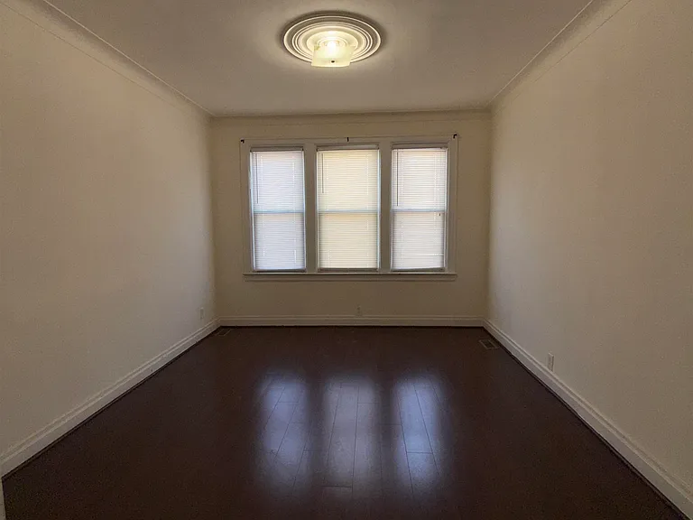 726 Garfield Ave #1 — Photo 3