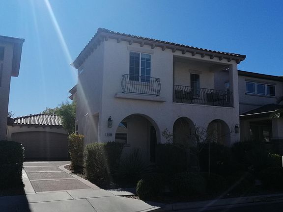Privacy driveway to garage