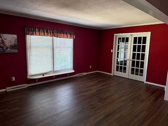 5th image of 3176 Garden Rd