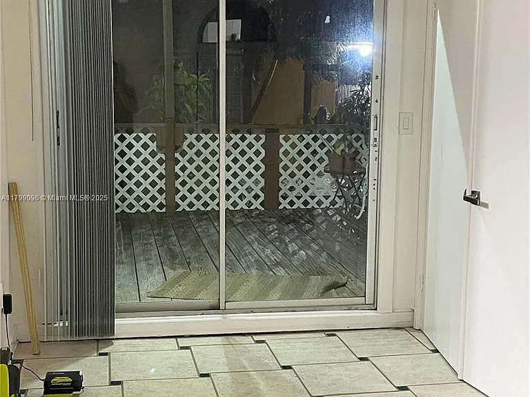 63 NW 51st Ave #63 — Photo 38