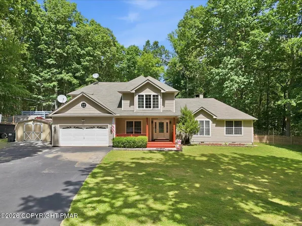 2252 Campanile Ct, East Stroudsburg, PA 18301