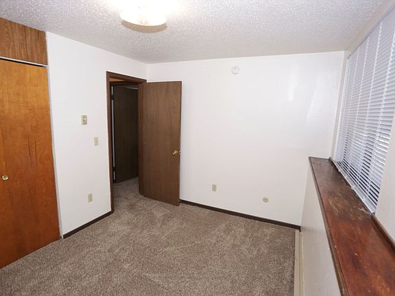 3rd image of 2400 S 17th St #2500