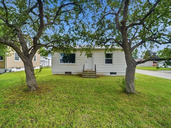 602 E End Ave, Evansdale, IA 50707