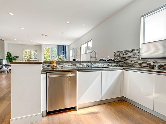 3rd image of 11500 National Blvd APT 116