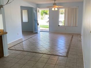 9180 107th Ave N, Seminole, FL 33777