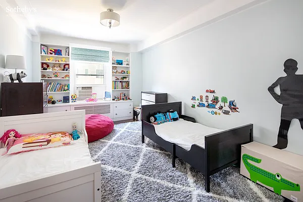 Sold by Sotheby's International Realty | media 7