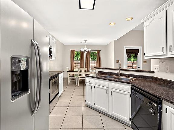 3rd image of 3130 Terrace Ave E
