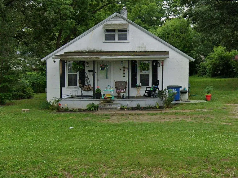 621 Main St — Photo 1