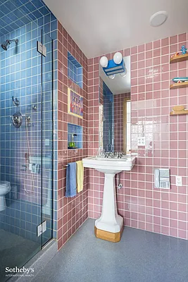 Sold by Sotheby's International Realty | media 25