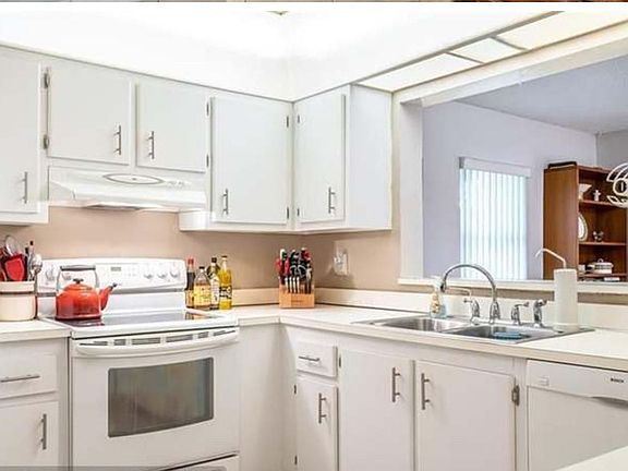 4th image of 1320 SW 82nd Terrace