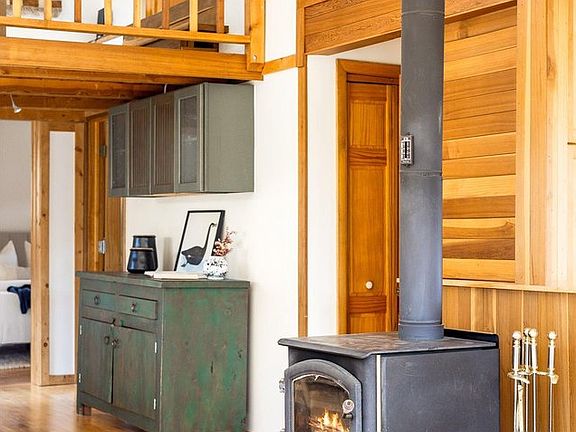 5th image of 187 Nugget Hill Rd