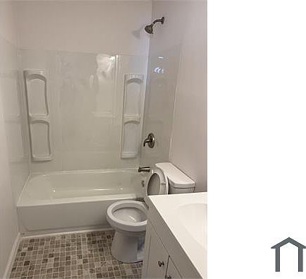 3rd image of 841 S Worth Ave