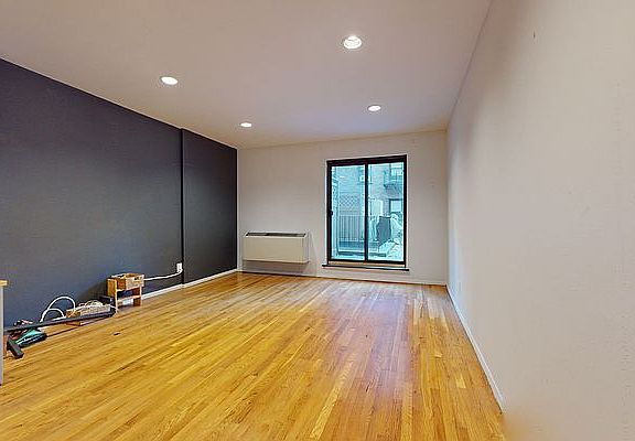 3rd image of 207 E 27th St #2152C