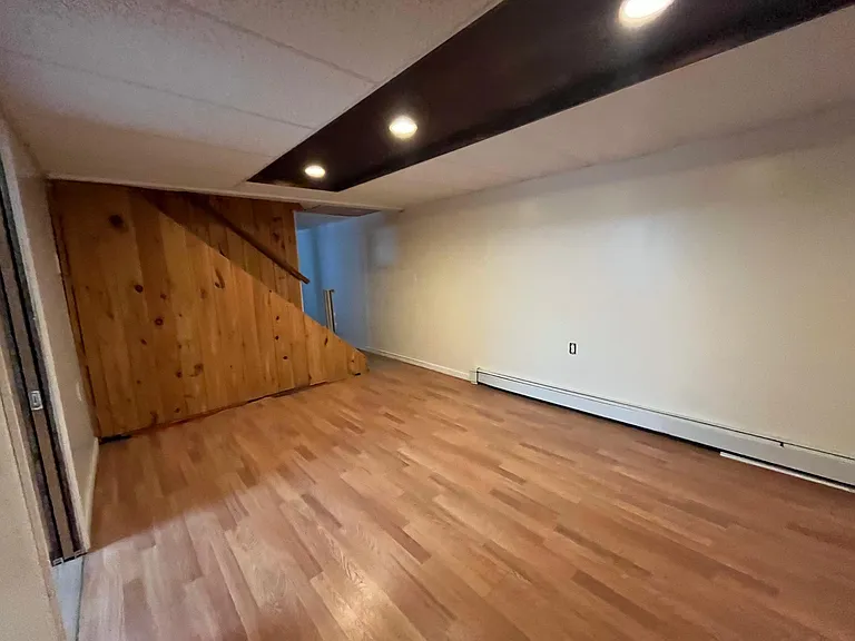 4 Tappan Dr #2 — Photo 3