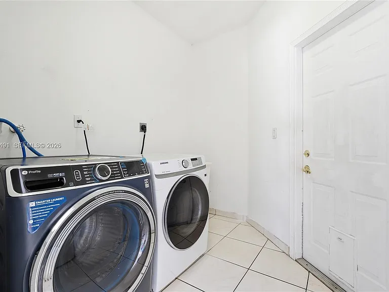 15203 SW 142nd Ave — Photo 21