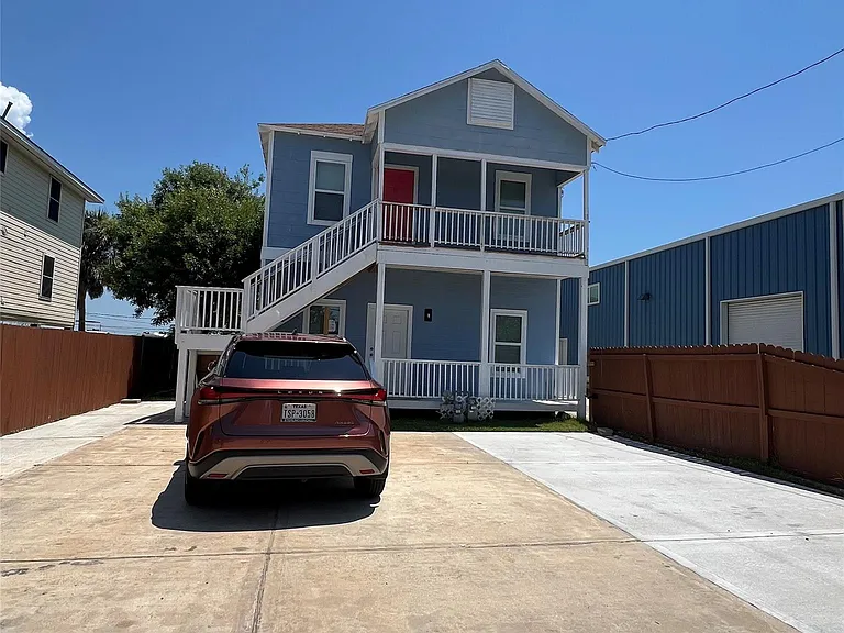 1824 Biovu Dr — Photo 1