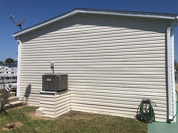 3rd image of 108 51st Avenue Dr W