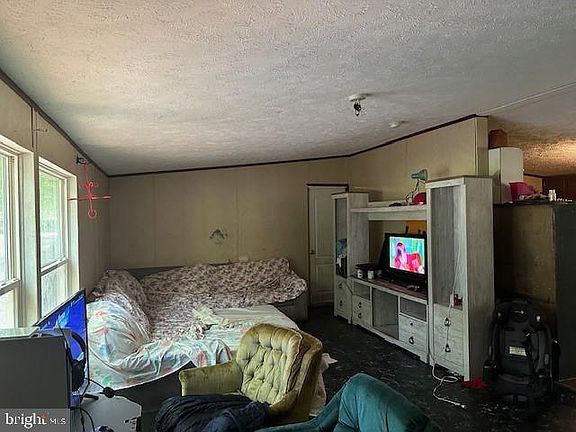 3rd image of 32123 Steele Dr