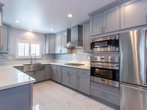 3rd image of 4555 Willowcrest Ave #139