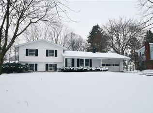 42 Stuyvesant Rd, Pittsford, NY 14534