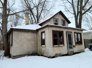 132 E Burns St, Portage, WI 53901