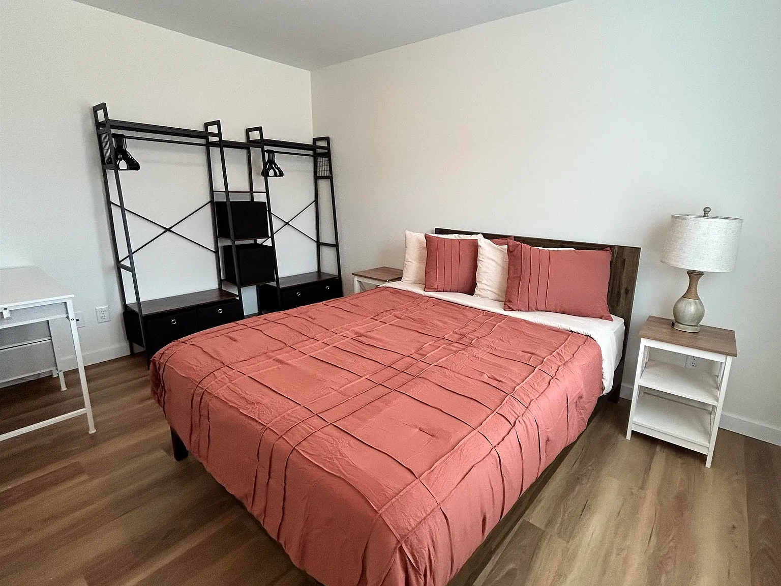 1 bed, 392 sqft, $1,300 — Photo 4