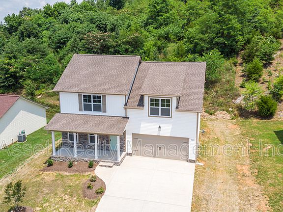 3rd image of 628 Drakewood Rd